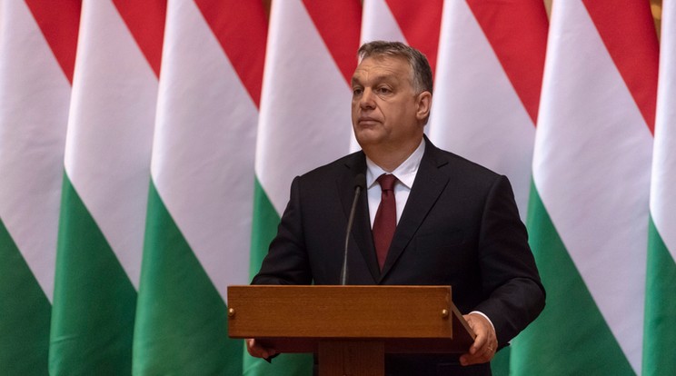 Orbán Viktor miniszterelnök beszédet mond a Honvéd Vezérkar főnöke tisztség átadás-átvételi ünnepségén / Fotó: MTI Szigetváry Zsolt