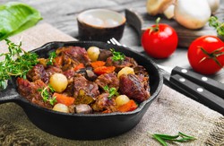 Pyszny obiad na niedzielę. Podajemy przepis, Ty gotujesz. Wołowina po burgundzku