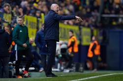 Prezes federacji piłkarskiej odwołany przez wysoką pensję selekcjonera