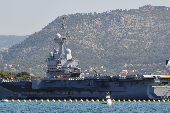 SKANDAL NA SREDOZEMLJU Mornar trčao po palubi, snimio video i objavio lokaciju francuskog nosača aviona