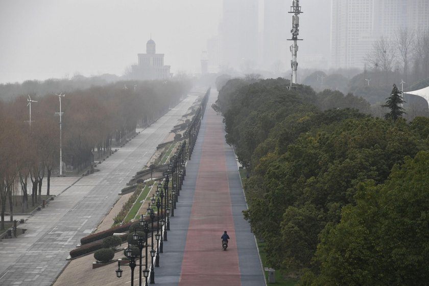 Koronawirus z Chin: Przez wirusa Wuhan pozbyło się smogu