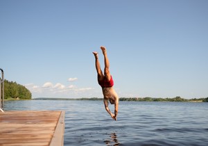 Naglo skakanje u hladnu vodu tokom toplotnog talasa moglo bi da izazove hladni šok