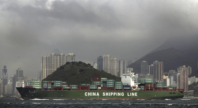 Widok na port w Hong Kongu.