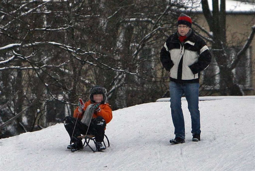 Znany prezenter zabrał dzieci na sanki