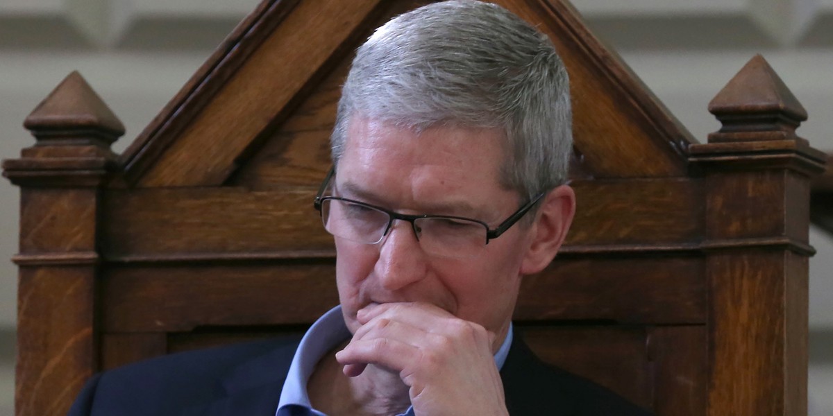 Tim Cook, szef Apple, uważa, że silniejsze regulacje prywatności w sieci są konieczne w świetle ujawnionej afery z CA i Facebookiem