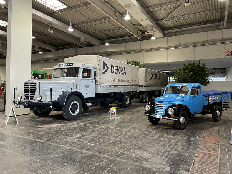 Sekcja oldtimerów na targach IAA Transportation.