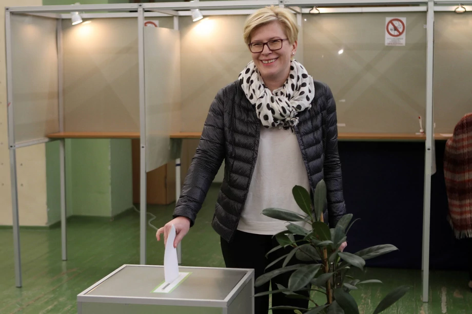 Ingrida Šimonytė oddaje głos w wyborach prezydenckich na Litwie.