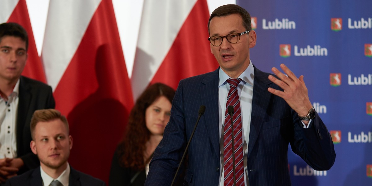 Premier Morawiecki chce emerytury dla matek z czwórką dzieci