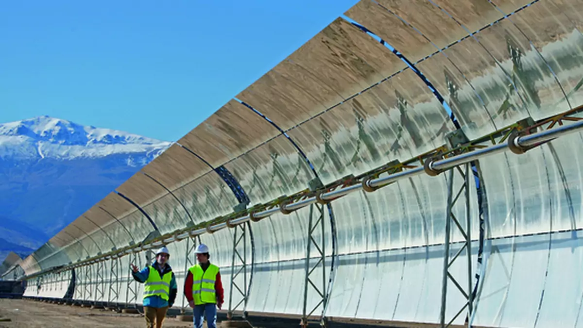Andasol 1 - pierwsza w Europie komercyjna elektrownia słoneczna, urchomiona w 2008 roku w pobliżu Grenady