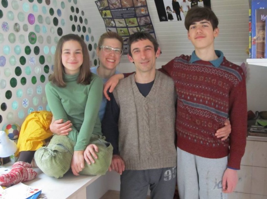 Porodica Dinjaški-Vrbaški iz Stražilova: Alisa, Ana, Marko i Vid