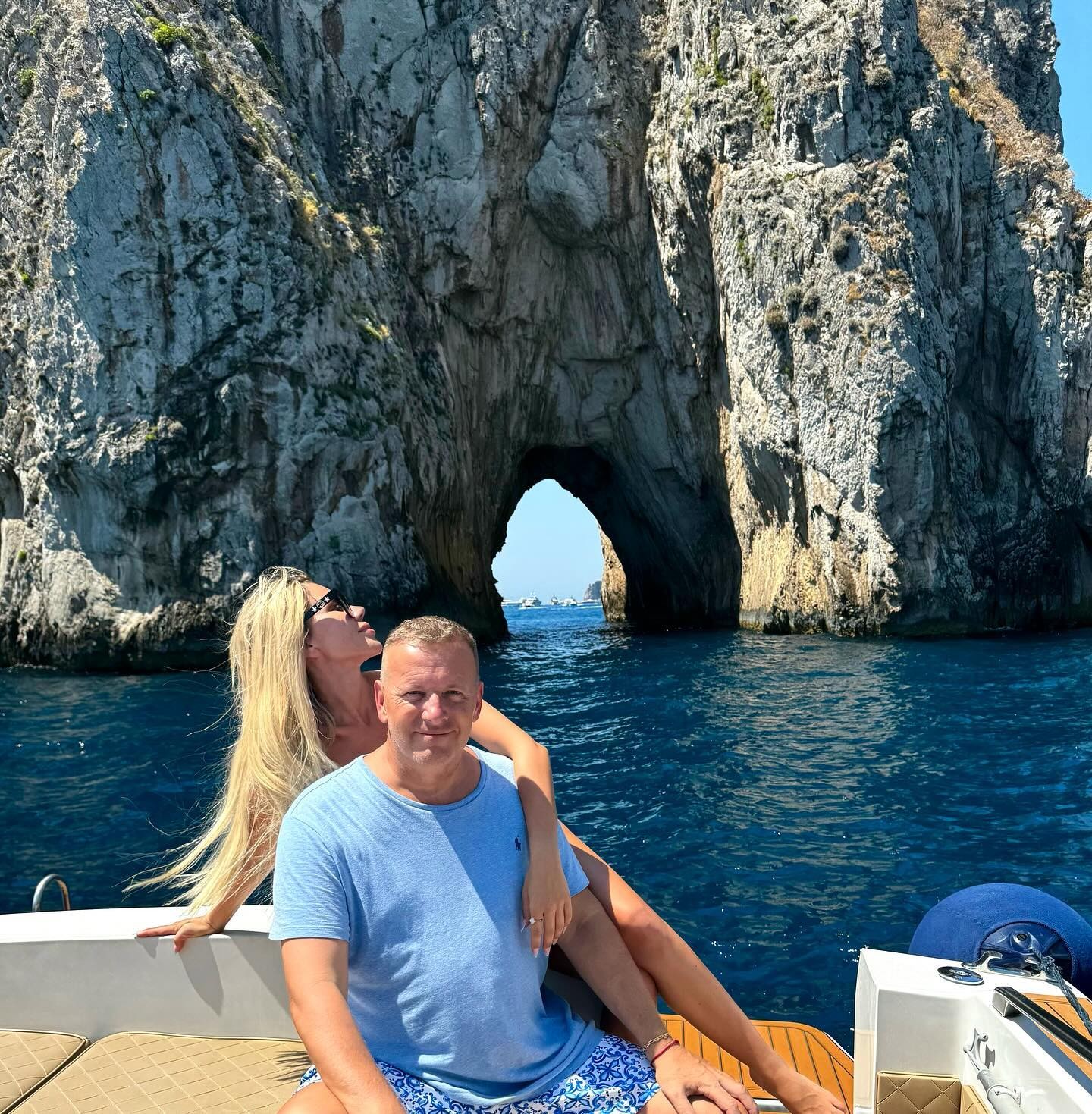 Boris Kollár a Laura Vizváryová na talianskom ostrove Capri.