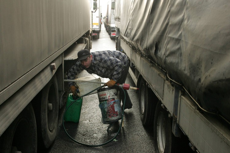 Brakuje paliwa. Do ogrzewania kabin również wykorzystuje sie ropę