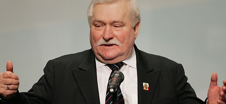 Wałęsa: Wywieśmy flagi, ale nie w sposób nacjonalistyczny