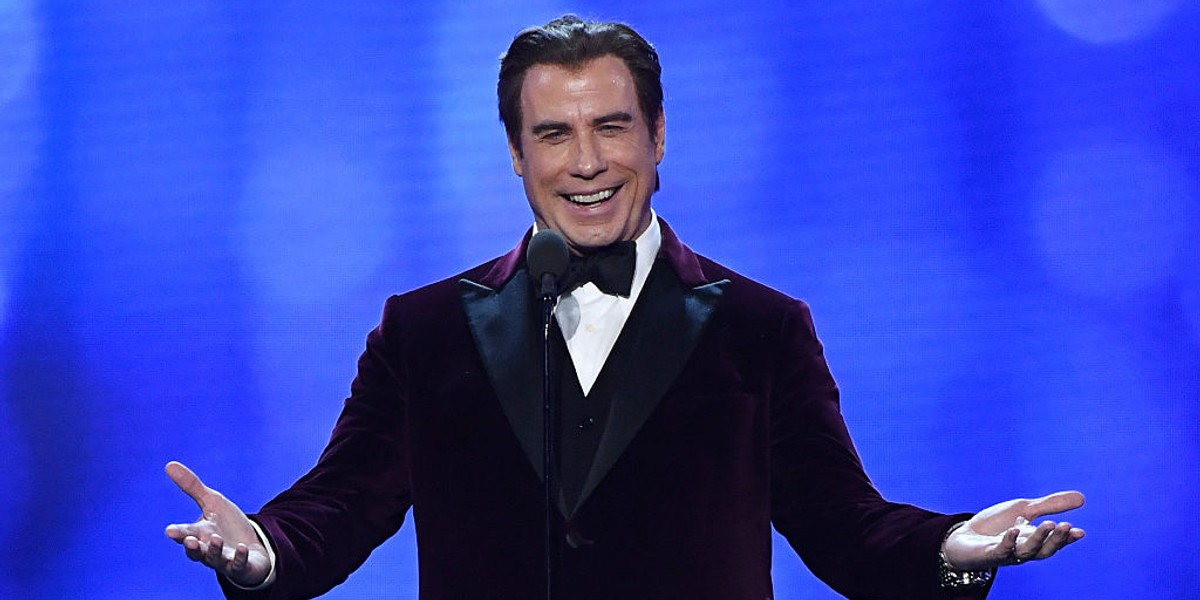 John Travolta ma się dobrze, Siri "myśli" jednak inaczej