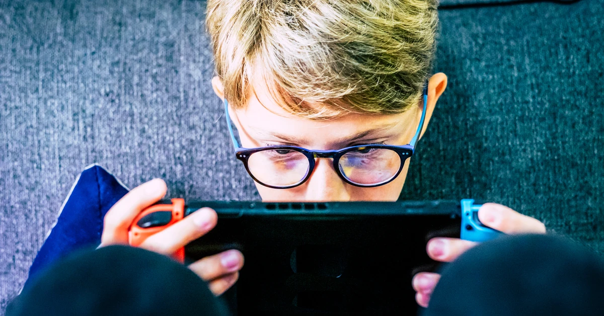 Jak nauczyć dziecko mądrego korzystania ze smartfonów oraz mediów społecznościowych