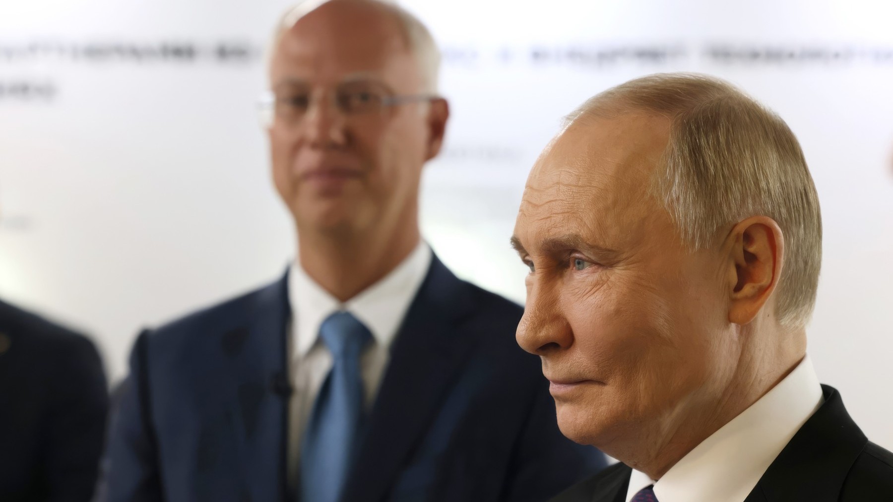 Kremlinul jubilează: primele contracte în baza acordului Trump - Putin privind motorina rusească vor fi semnate în „zilele următoare”