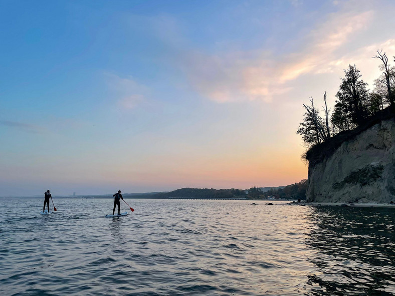 Surf-spacer na desce (fot. Stowarzyszenie Orłowo przy plaży)