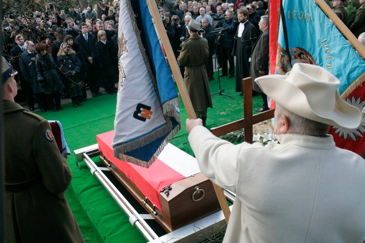 Pogrzeb Zbigniewa Religi odbył się na Powązkach Wojskowych w Warszawie