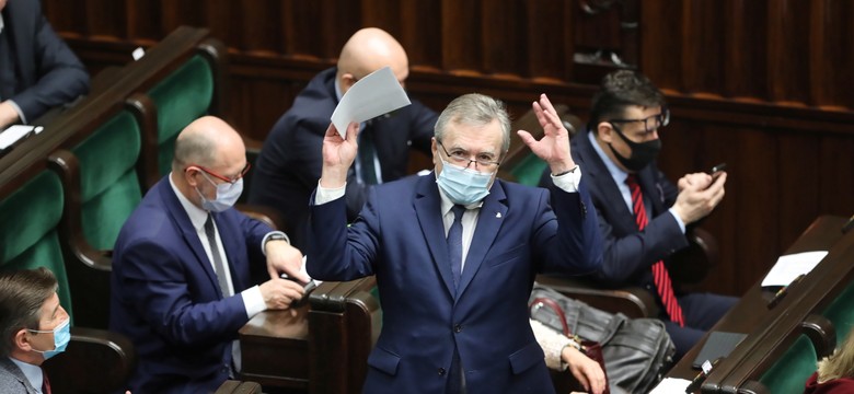 PiS przegrywa dwa głosowania w Sejmie. "Ależ bałagan"