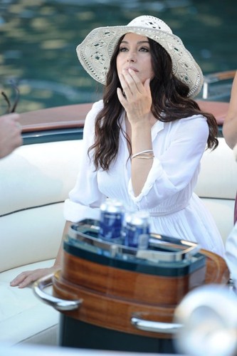 Monica Bellucci na planie filmu reklamowego Cisowianka Perlage fot. Jacopo Raule/Getty Images