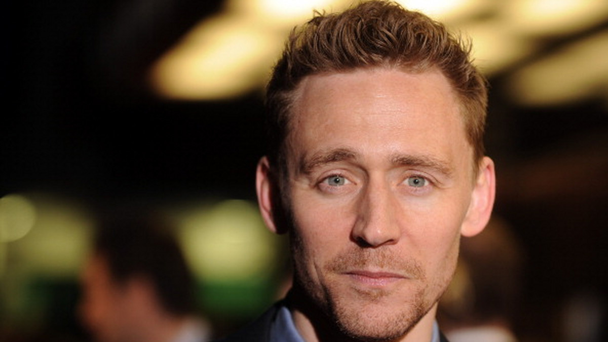 Tom Hiddleston wystąpi w filmie "Capa" w reżyserii Paula Andrew Williamsa. W jednej z drugoplanowych ról zobaczymy ponadto Gemmę Arterton.