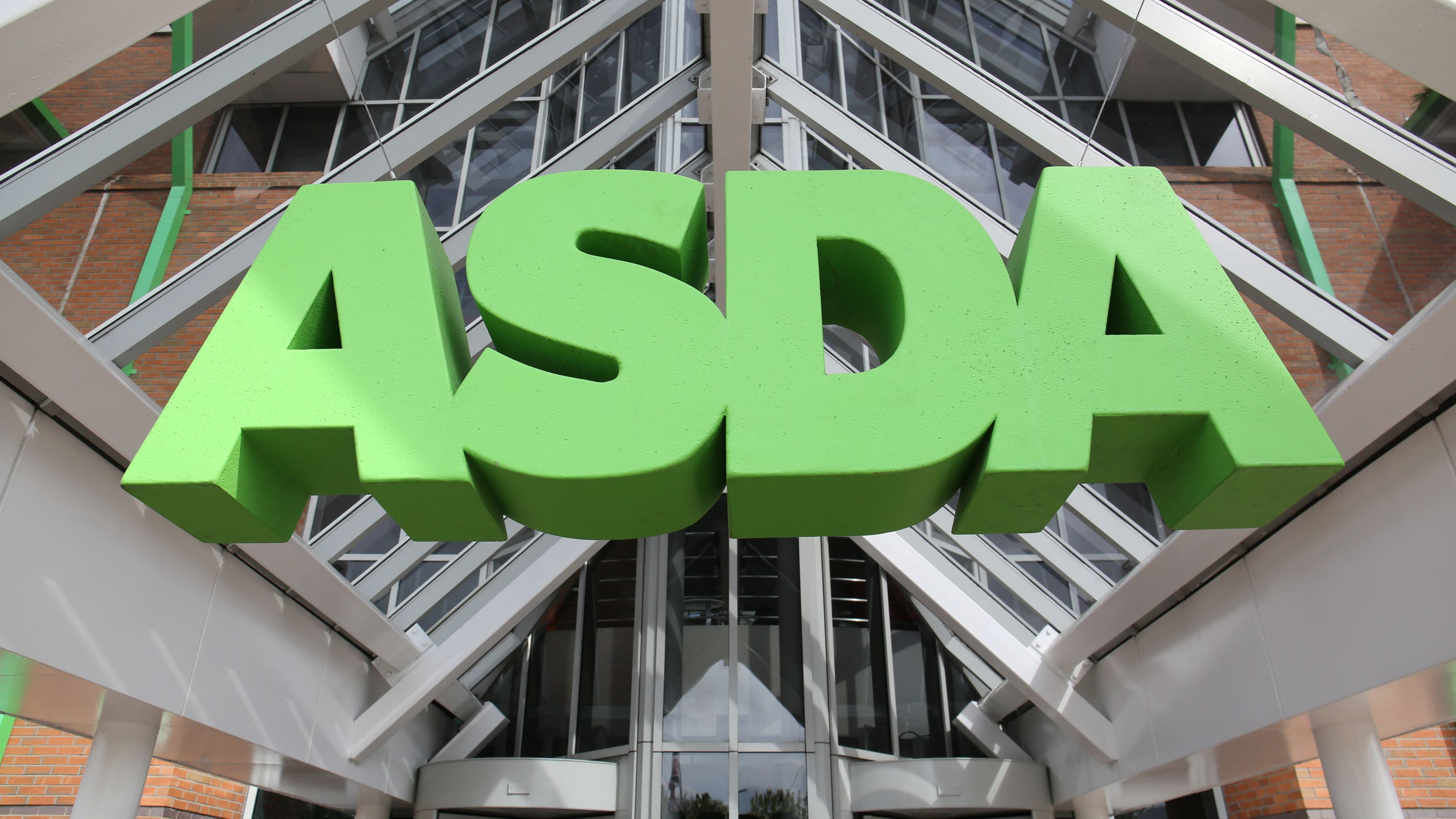 1,200 Asda workers face transfer as George clothing delivery shifts to DHL in 2027