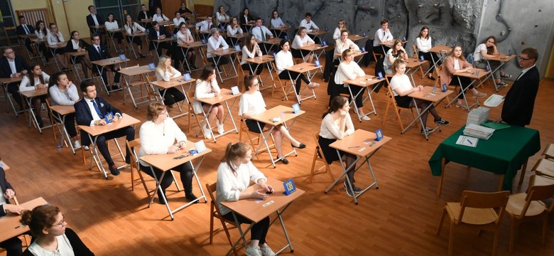 Tak będzie wyglądała NOWA MATURA. Większość uczniów nie zdałaby. "Nie każdy musi mieć maturę"