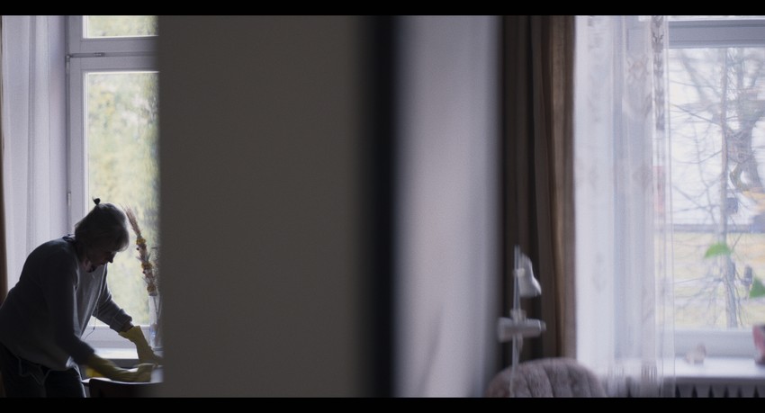 Pet i po ljubavnih priča u stanu u Viljnusu, Litvanija, kadar iz filma