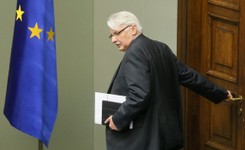 Nowy list otwarty w sprawie Macierewicza. 'Pismo byłych szefów MON przyjęliśmy z oburzeniem i niesmakiem'