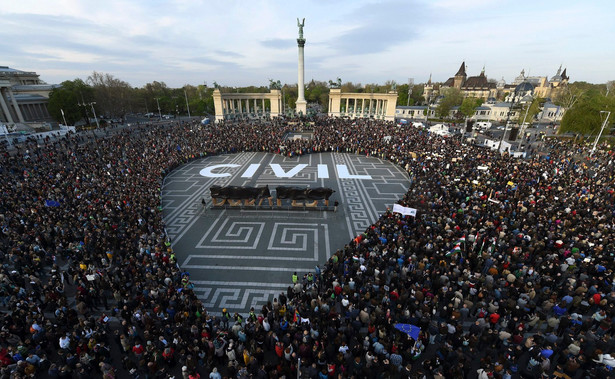 Rząd Orbana ustępuje? Węgry sugerują możliwość kompromisu w sprawie "uniwersytetu Sorosa"