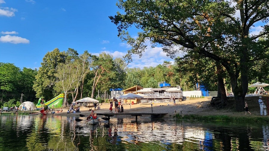 Widok na plażę, rzeka Linda