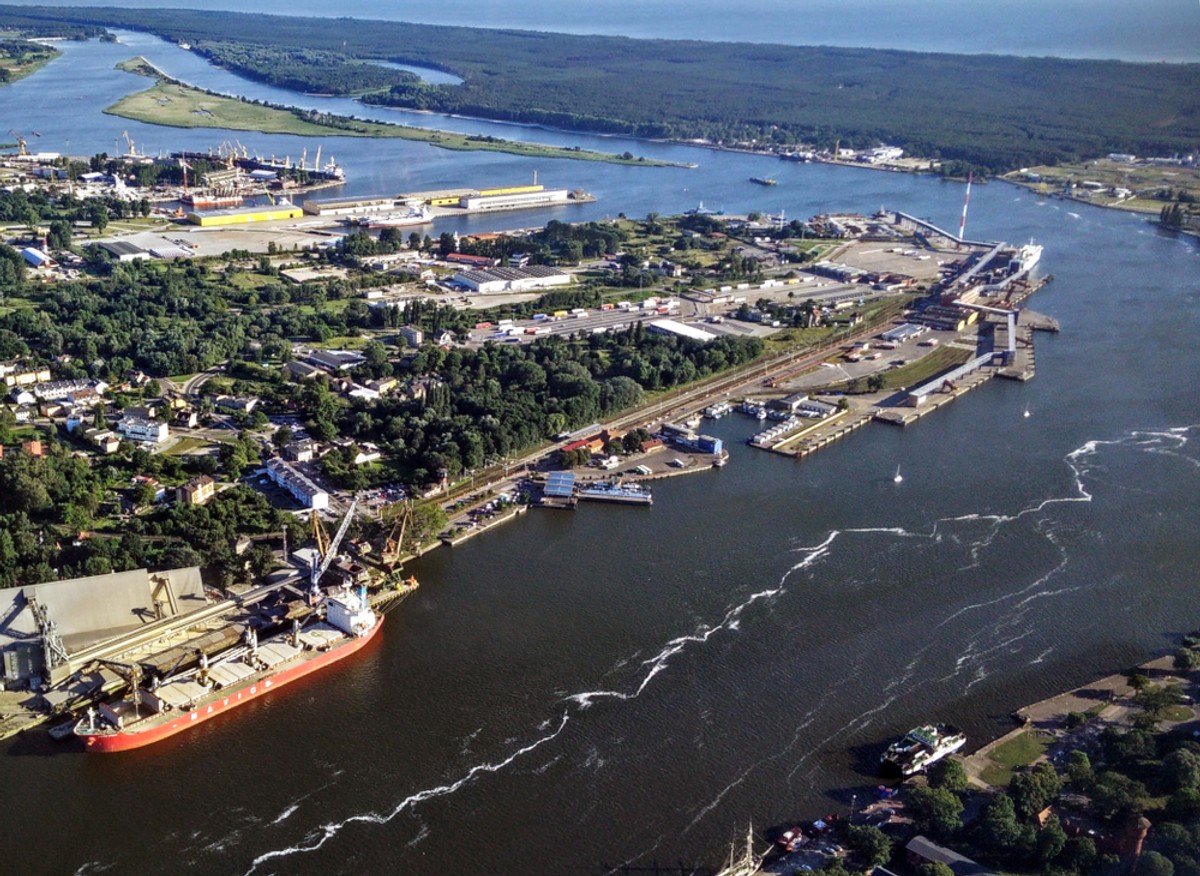 Widok na port w Świnoujściu