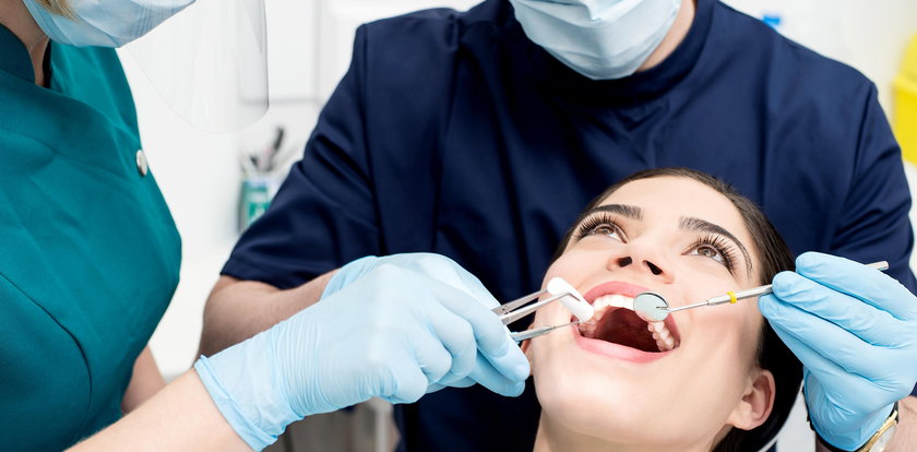 W Krakowie nocą i w święta dentysta Ci nie pomoże