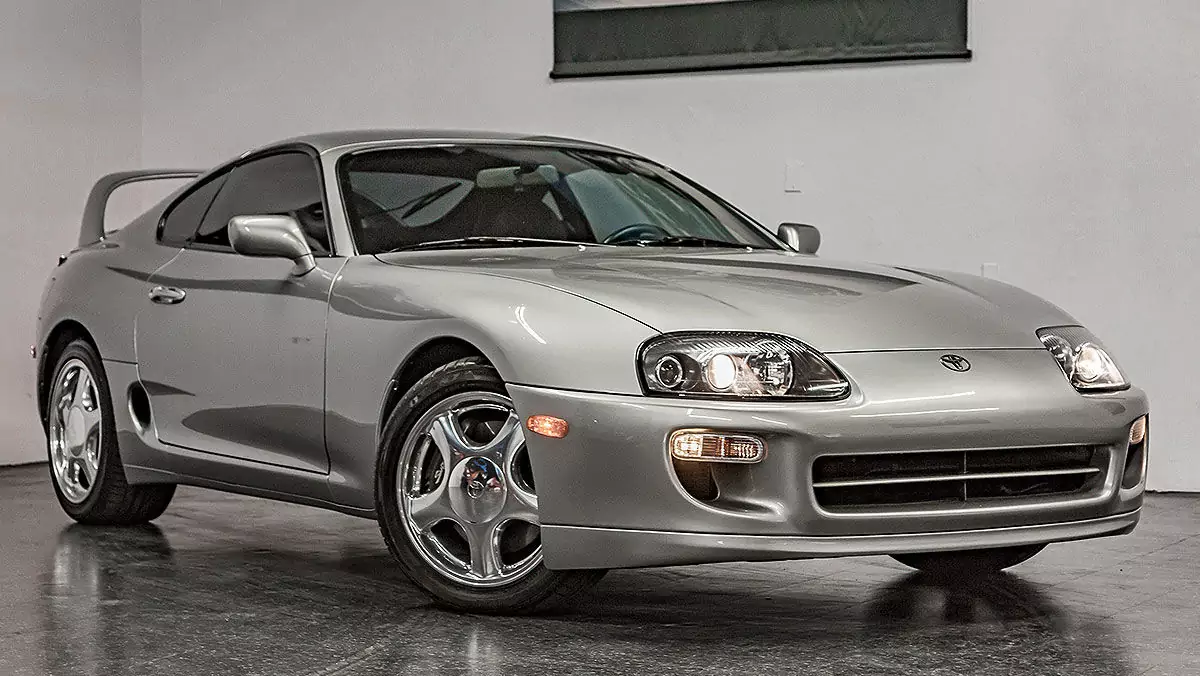 Toyota Supra 4. generacji w wersji targa 