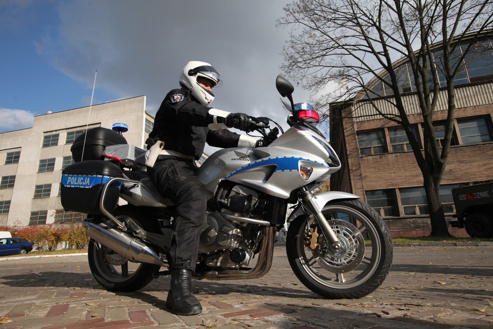 WARSZAWA MOTOCYKLE HONDA CBF 1000 DLA POLICJI