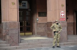 Wielka ewakuacja w MSZ. Na placówki ze strachu przed ministrem PiS?