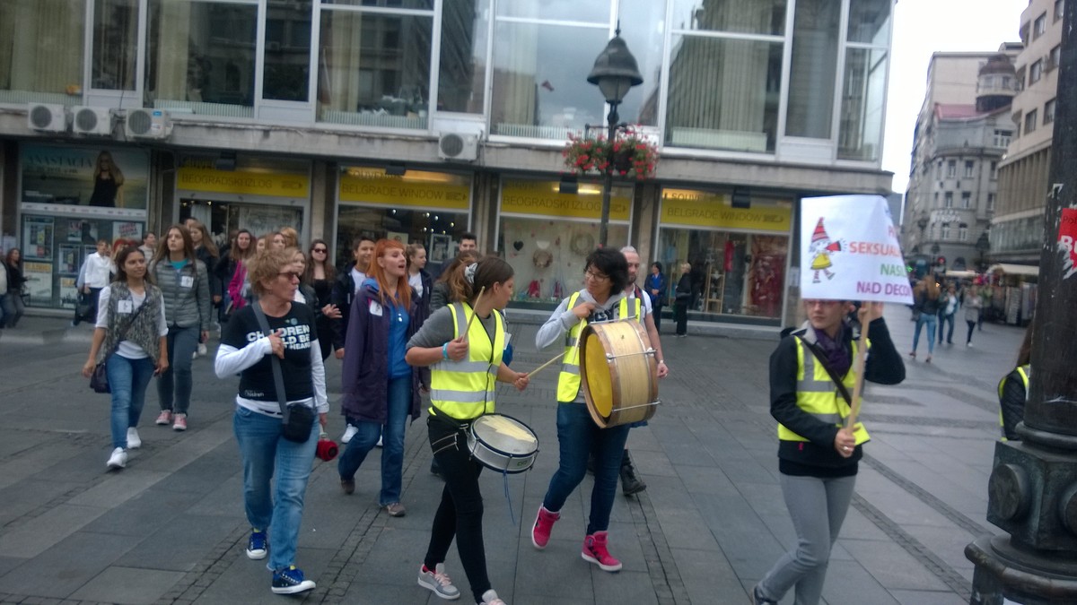 672128_wp20150926002