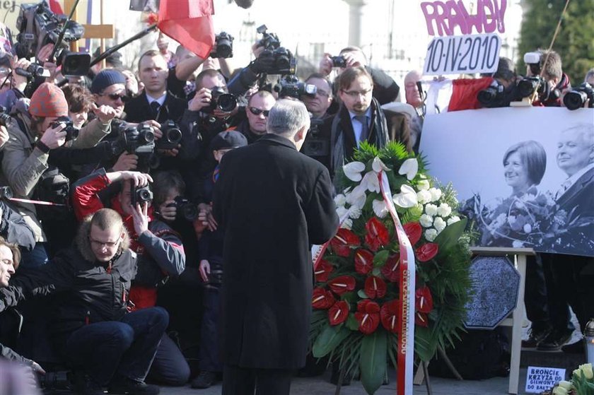 Jest krzyż przed Pałacem Prezydenckim