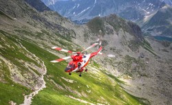 Polacy utknęli na Gerlachu, ewakuacja turystek z Niżnich Rysów