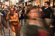 W genomie współczesnych ludzi naukowcy odkryli wiele fragmentów DNA pochodzenia neandertalskiego.