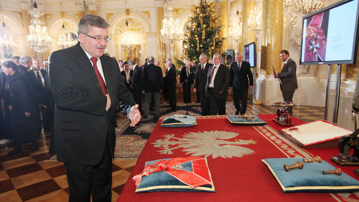 Dziękuję wszystkim, którzy mieli odwagę walczyć o wolność - powiedział prezydent Bronisław Komorowski podczas uroczystości 20. rocznicy przekazania insygniów prezydenta Rzeczypospolitej Polskiej.