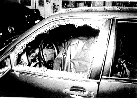 Fenyő János az autójában ült, amikor a merénylő golyózáport zúdított rá