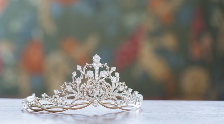 Áll a bál a királynő döntése után. Fotó: Getty Images