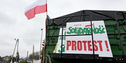 Protest rolników w Świętokrzyskiem. Zablokowana DK 78