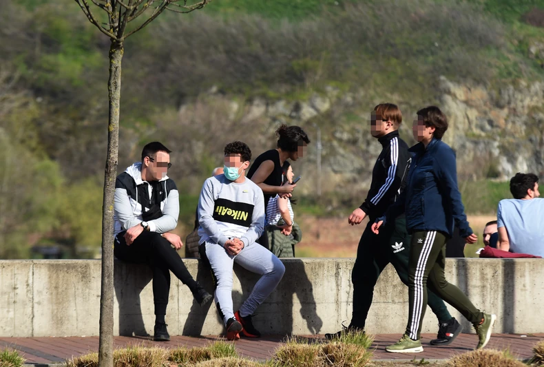 Novosadski kej, lepo vreme, vanredno stanje