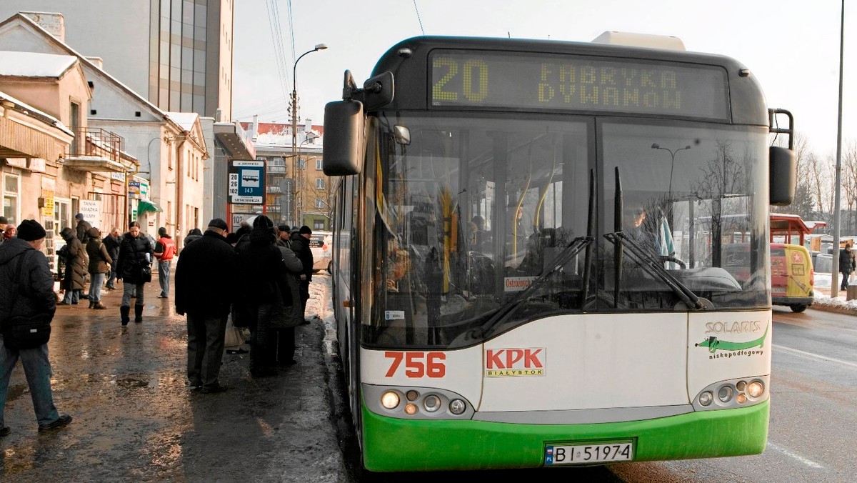 Podczas dzisiejszej nadplanowej sesji białostoccy radni zadecydują, czy zwiększyć ceny biletów komunikacji miejskiej - informuje portal bialystokonline.pl.