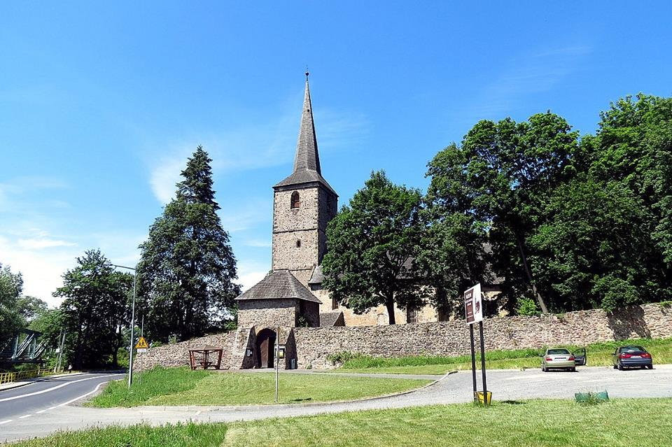 Świerzawa - kościół Świętych Jana Chrzciciela i Katarzyny Aleksandryjskiej