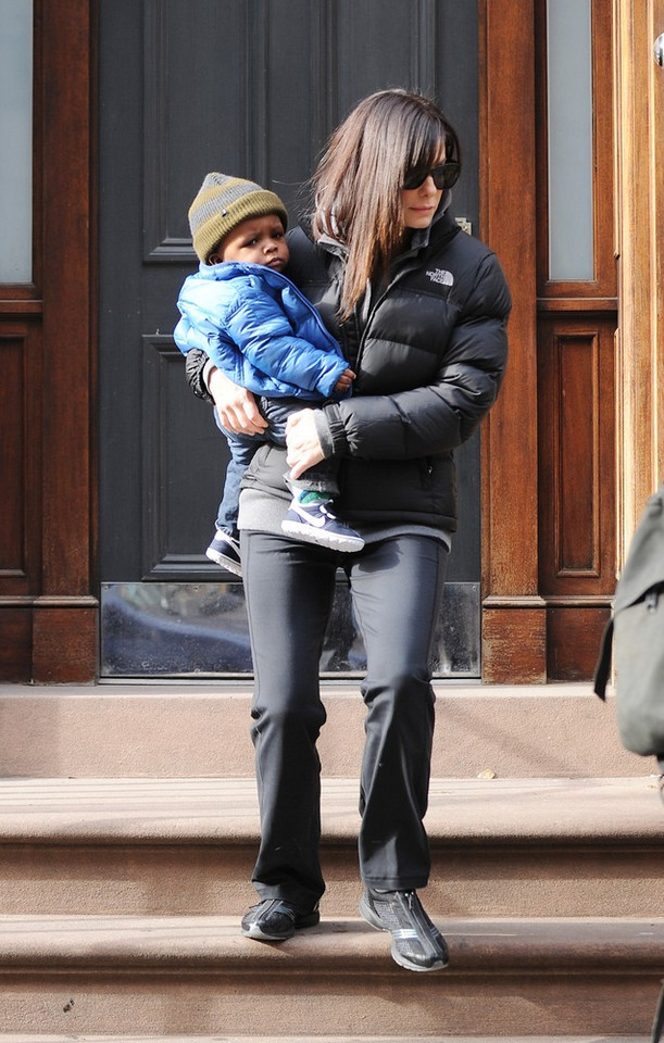 Sandra Bullock z synem Louisem w Nowym Jorku