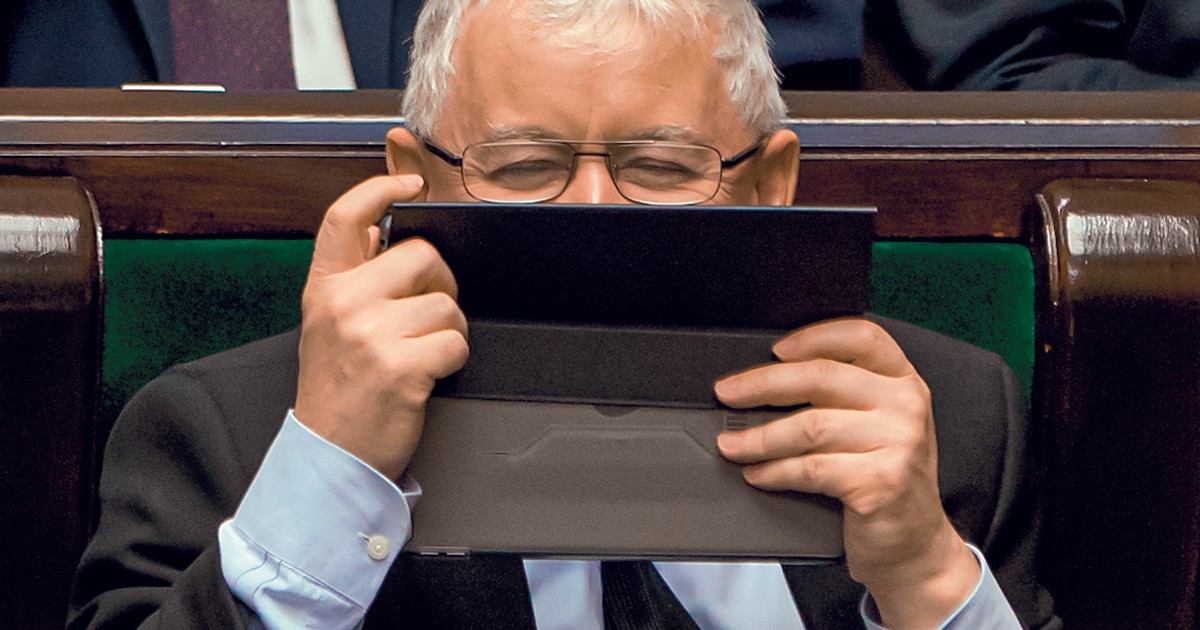 "Wszyscy żartują, iż Jarosławowi Kaczyńskiemu drukują internet. Ale to prawda. Sam widziałem"