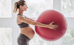 Można ćwiczyć w ciąży! Tylko trzeba wiedzieć co i jak